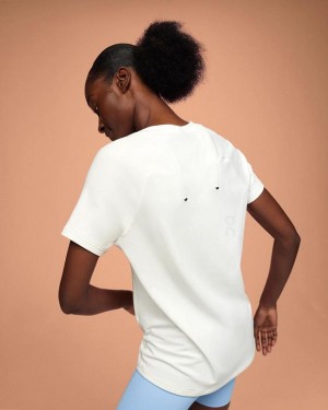 White On Cloud Focus-T Women's T Shirts | On_IN8460