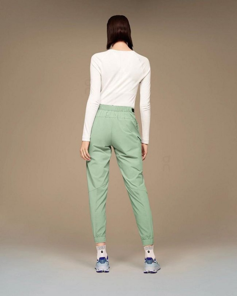 Green On Cloud Trek Women's Pants | On_IN8448